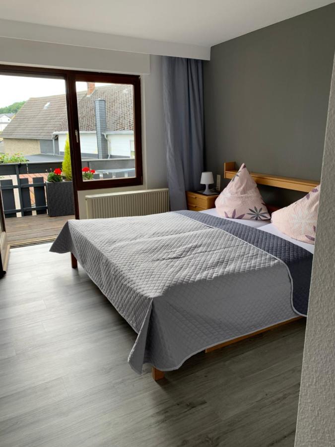 Bed and Breakfast Vina Am Ring Mannebach  Экстерьер фото