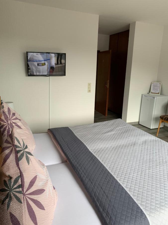Bed and Breakfast Vina Am Ring Mannebach  Экстерьер фото