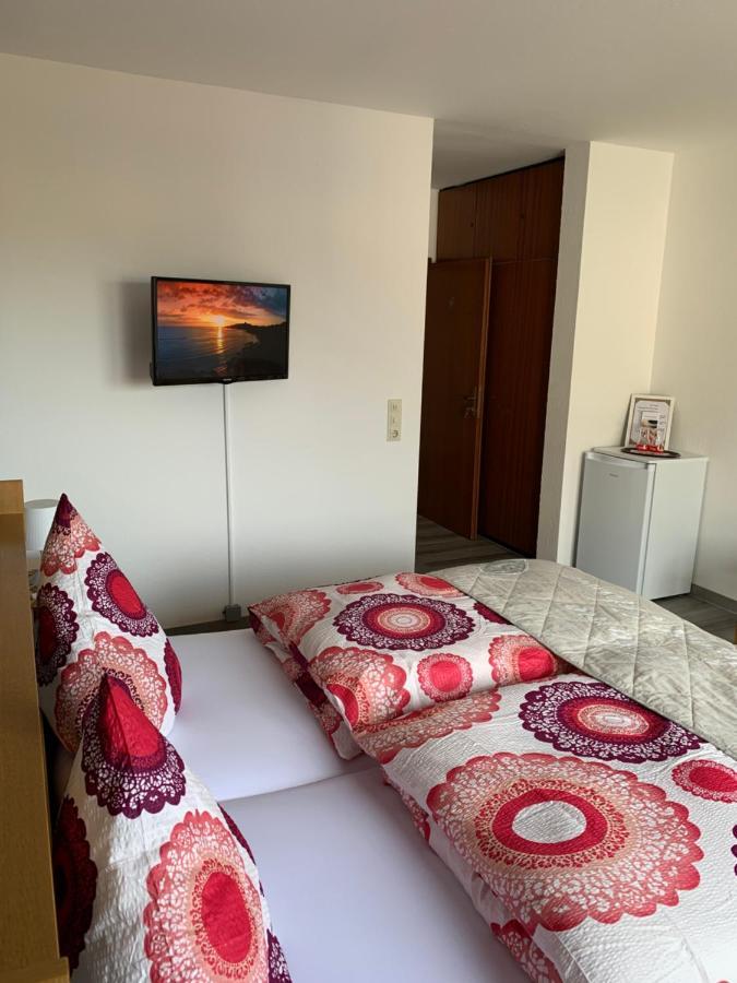 Bed and Breakfast Vina Am Ring Mannebach  Экстерьер фото