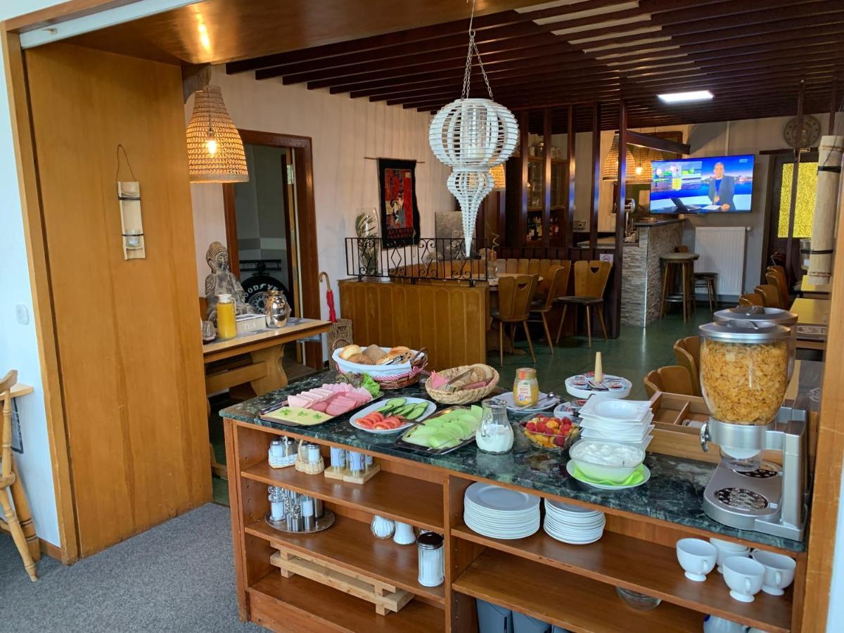 Bed and Breakfast Vina Am Ring Mannebach  Экстерьер фото