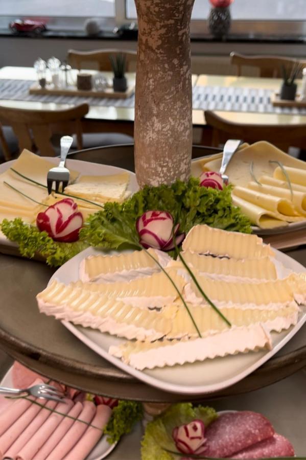 Bed and Breakfast Vina Am Ring Mannebach  Экстерьер фото