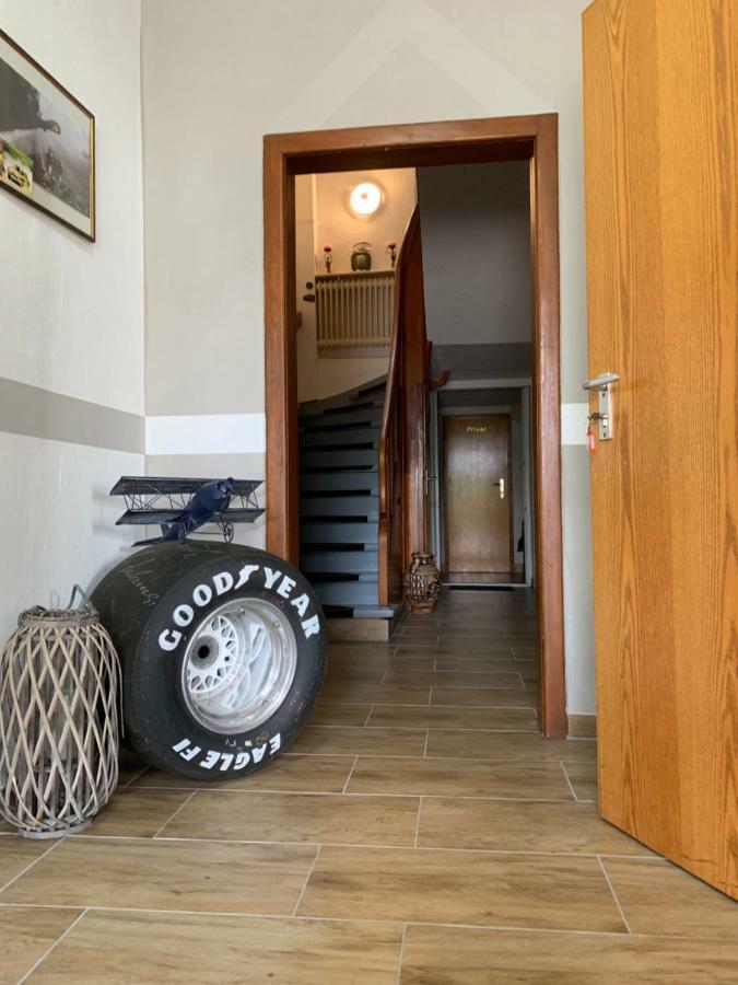 Bed and Breakfast Vina Am Ring Mannebach  Экстерьер фото