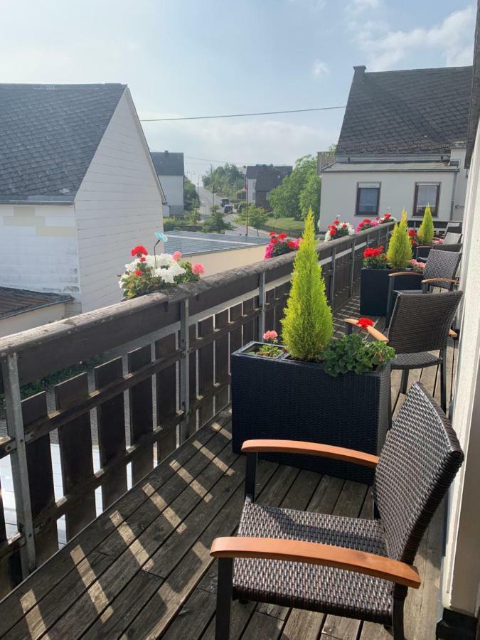 Bed and Breakfast Vina Am Ring Mannebach  Экстерьер фото