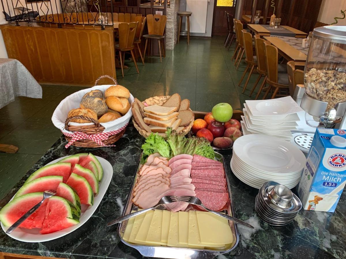 Bed and Breakfast Vina Am Ring Mannebach  Экстерьер фото