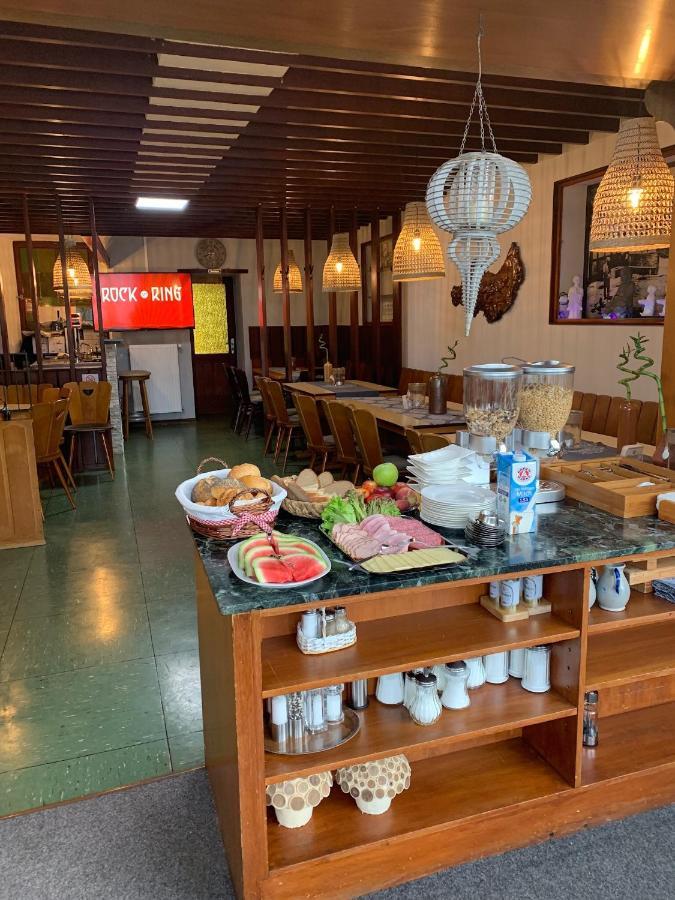 Bed and Breakfast Vina Am Ring Mannebach  Экстерьер фото